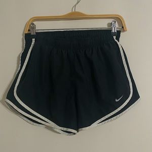 Nike Athletic Gym Running Black/White Lined Drawstring Shorts Size Large